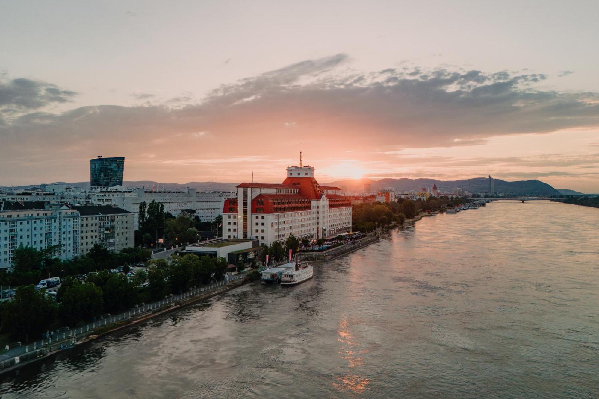 Hilton Waterfront Hotel Vienne